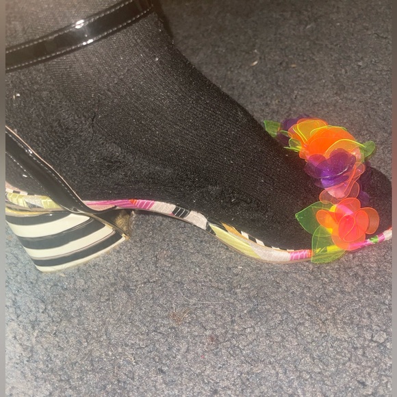 Betsey Johnson Sz 9 Kove Sandals Black White Stripes Florals - Picture 4 of 6